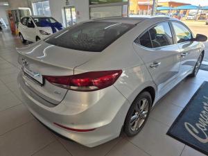 Hyundai Elantra 1.6 Executive - Image 9