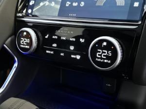 Jaguar E-Pace D200 AWD R-Dynamic SE - Image 25
