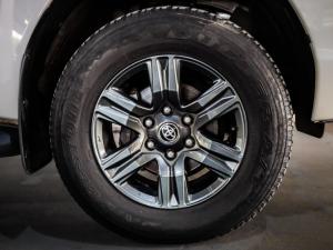 Toyota Hilux 2.4GD-6 double cab 4x4 Raider manual - Image 10