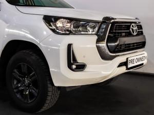 Toyota Hilux 2.4GD-6 double cab 4x4 Raider manual - Image 11