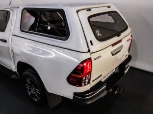 Toyota Hilux 2.4GD-6 double cab 4x4 Raider manual - Image 12