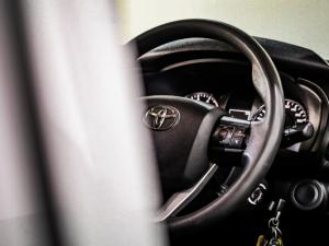Toyota Hilux 2.4GD-6 double cab 4x4 Raider manual - Image 5