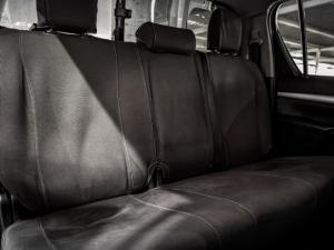 Toyota Hilux 2.4GD-6 double cab 4x4 Raider manual - Image 6