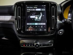 Volvo XC40 B4 Plus Dark - Image 16