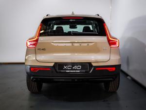 Volvo XC40 B4 Plus Dark - Image 4
