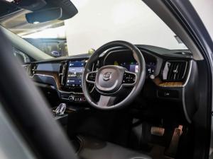 Volvo XC60 T8 Recharge AWD Ultimate Dark - Image 11
