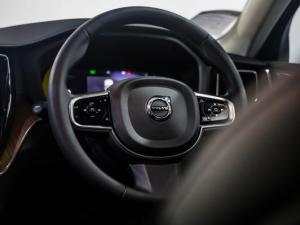 Volvo XC60 T8 Recharge AWD Ultimate Dark - Image 17