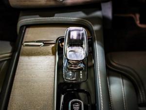 Volvo XC90 B5 AWD Ultra Dark - Image 16