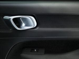 Volvo XC40 B4 Plus Dark - Image 14