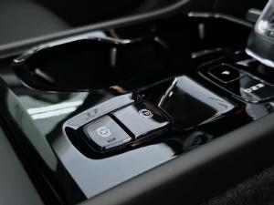 Volvo XC40 B4 Plus Dark - Image 23