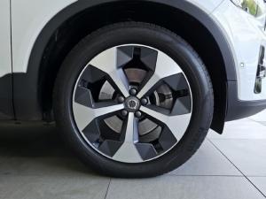 Volvo XC40 B4 Plus Dark - Image 27