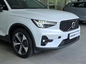 Volvo XC40 B4 Plus Dark - Image 2
