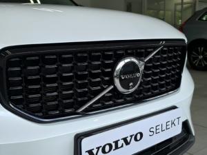 Volvo XC40 B4 Plus Dark - Image 4