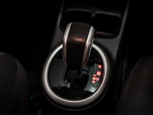Toyota Vitz 1.0 XR auto - Image 10