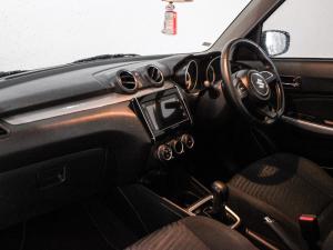 Suzuki Swift 1.2 GLX auto - Image 11