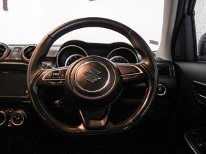 Suzuki Swift 1.2 GLX auto - Image 13