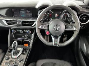 Alfa Romeo Stelvio Quadrifoglio Q4 - Image 13