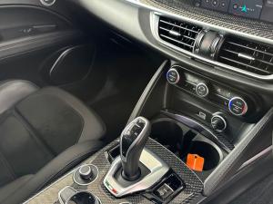 Alfa Romeo Stelvio Quadrifoglio Q4 - Image 17