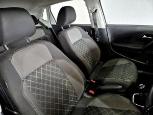 Volkswagen Polo Vivo hatch 1.6 Style - Image 17