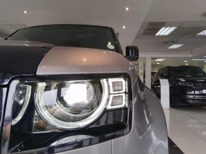 Land Rover Defender 110 D300 X - Image 10