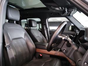 Land Rover Defender 110 D300 X - Image 13