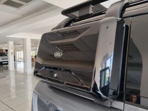 Land Rover Defender 110 D300 X - Image 21