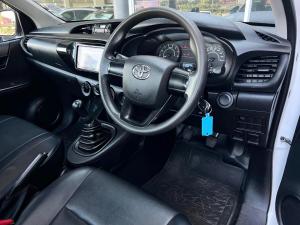 Toyota Hilux 2.0 single cab S (aircon) - Image 12