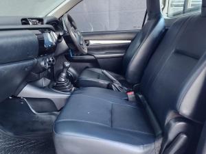 Toyota Hilux 2.0 single cab S (aircon) - Image 8