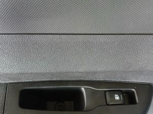 Renault Kwid 1.0 Zen - Image 9