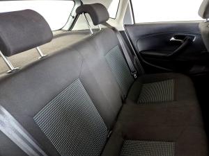 Volkswagen Polo Vivo hatch 1.4 Comfortline - Image 16
