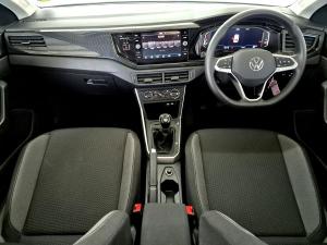 Volkswagen Polo hatch 1.0TSI Life manual - Image 12