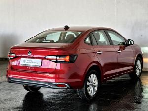 Volkswagen Polo sedan 1.6 Life manual - Image 10