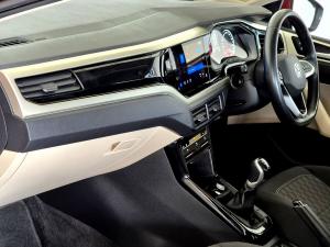 Volkswagen Polo sedan 1.6 Life manual - Image 11