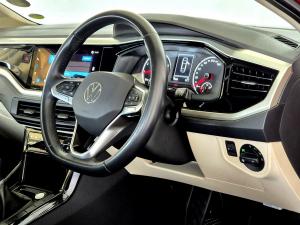 Volkswagen Polo sedan 1.6 Life manual - Image 14