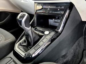 Volkswagen Polo sedan 1.6 Life manual - Image 15