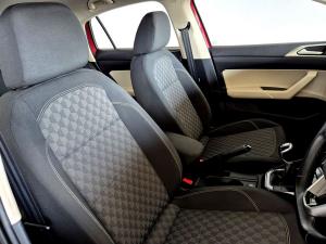 Volkswagen Polo sedan 1.6 Life manual - Image 17