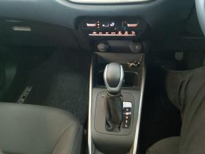 Suzuki Baleno 1.5 GLX auto - Image 17