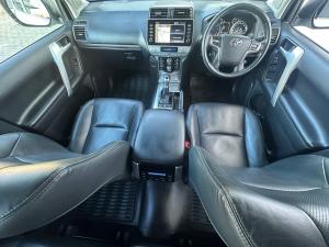 Toyota Land Cruiser Prado 4.0 VX - Image 6