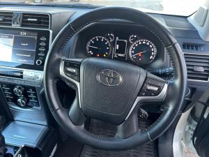 Toyota Land Cruiser Prado 4.0 VX - Image 8