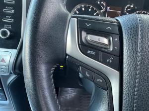 Toyota Land Cruiser Prado 4.0 VX - Image 9