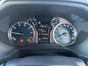 Toyota Land Cruiser Prado 4.0 VX - Image 11
