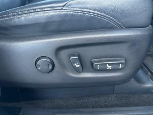 Toyota Land Cruiser Prado 4.0 VX - Image 17