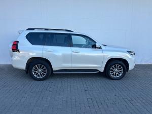 Toyota Land Cruiser Prado 4.0 VX - Image 3