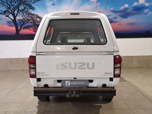 Isuzu D-Max Gen 6 250 single cab Fleetside safety - Image 8