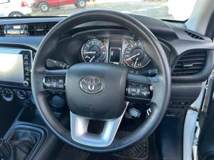 Toyota Hilux 2.4GD-6 Xtra cab Raider manual - Image 8
