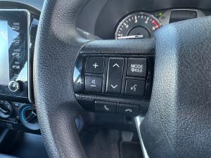 Toyota Hilux 2.4GD-6 Xtra cab Raider manual - Image 9