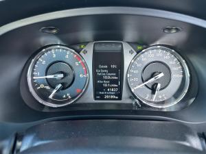 Toyota Hilux 2.4GD-6 Xtra cab Raider manual - Image 11