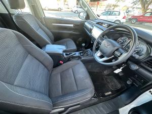 Toyota Hilux 2.4GD-6 Xtra cab Raider manual - Image 16