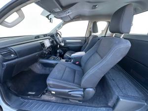 Toyota Hilux 2.4GD-6 Xtra cab Raider manual - Image 17