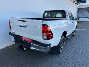 Toyota Hilux 2.4GD-6 Xtra cab Raider manual - Image 2